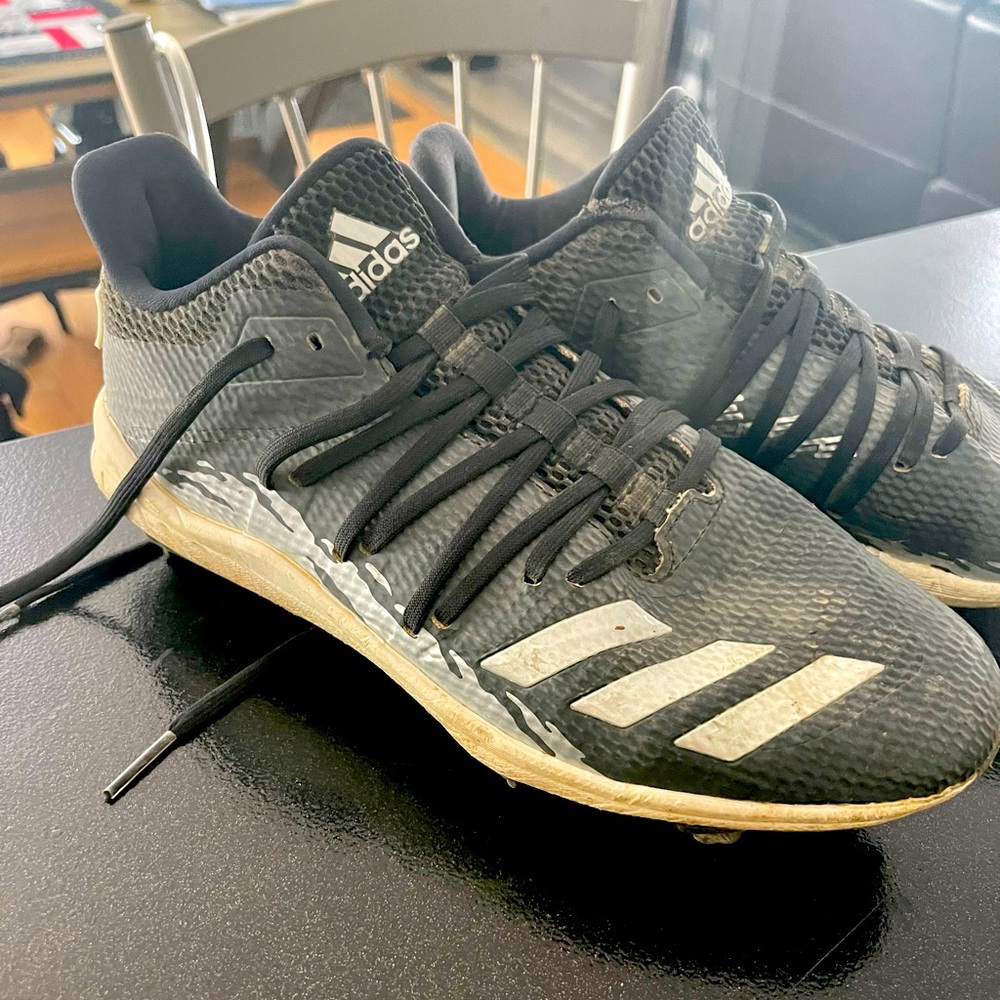 Mens Adidas baseball cleats- metal spikes